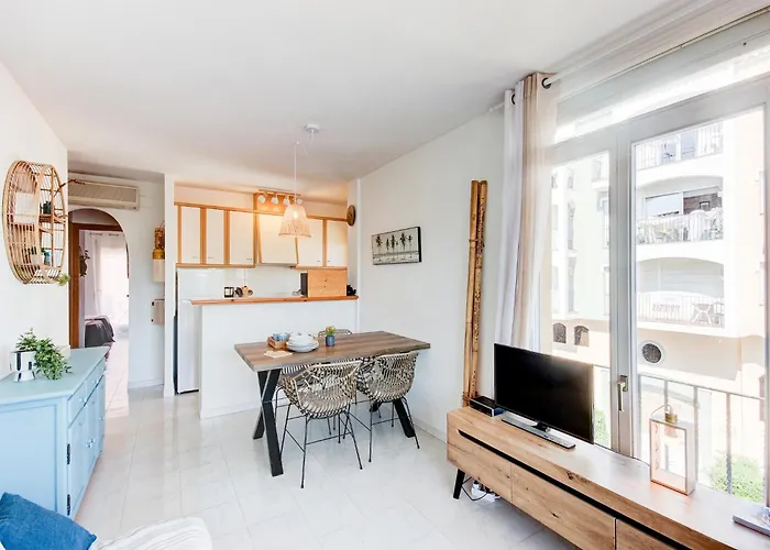 Beachside W Pools Apartman *