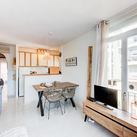With Mountain Views Apartment *
